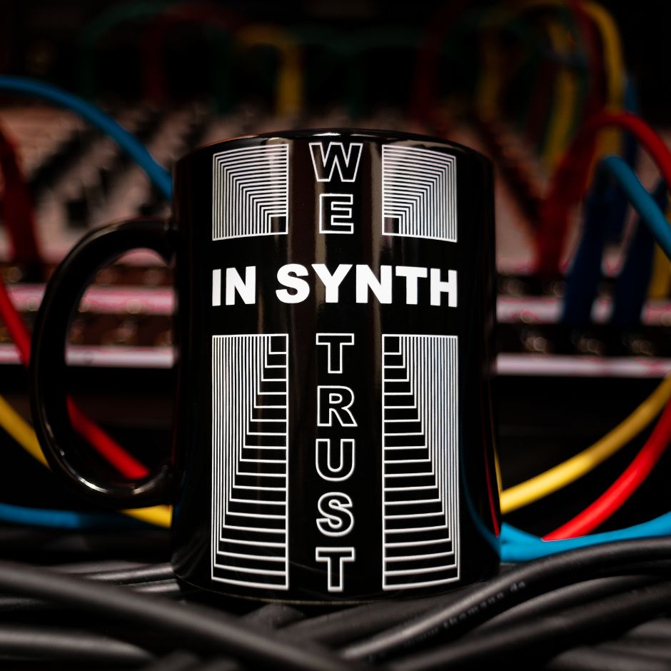 Beat Freak kubek In Synth We Trust promo